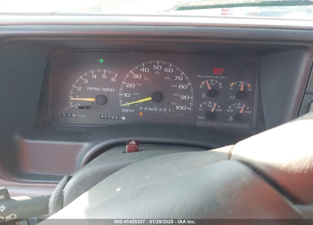 1999 CHEVROLET SUBURBAN 2500 VIN: 1GNGK26J8XJ377255