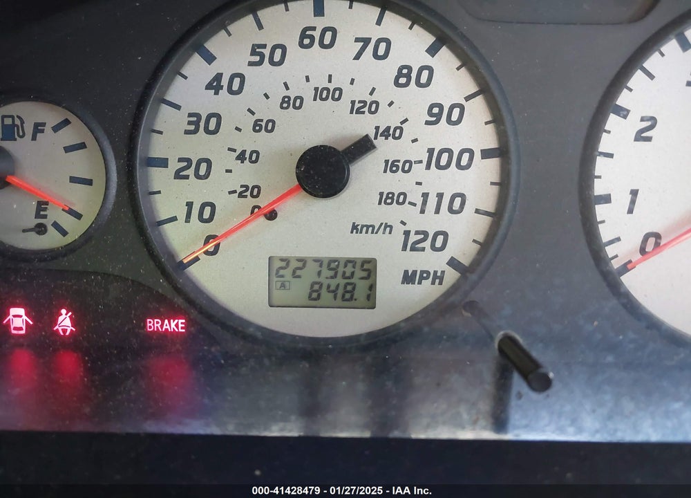 2002 NISSAN PATHFINDER VIN: JN8DR09X52W654911