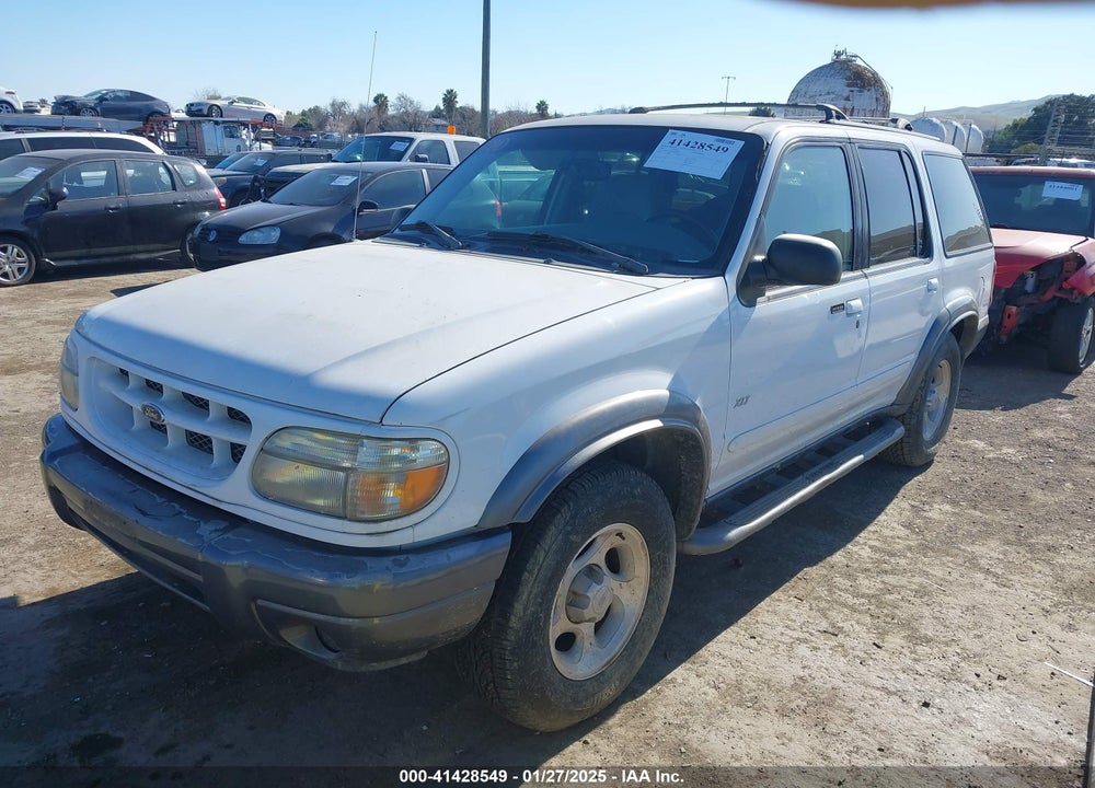 2000 FORD EXPLORER XLT VIN: 1FMZU73E8YZB29988