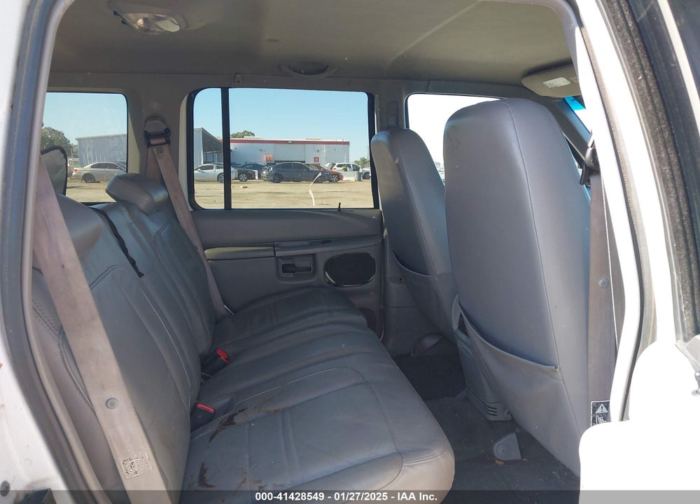 2000 FORD EXPLORER XLT VIN: 1FMZU73E8YZB29988