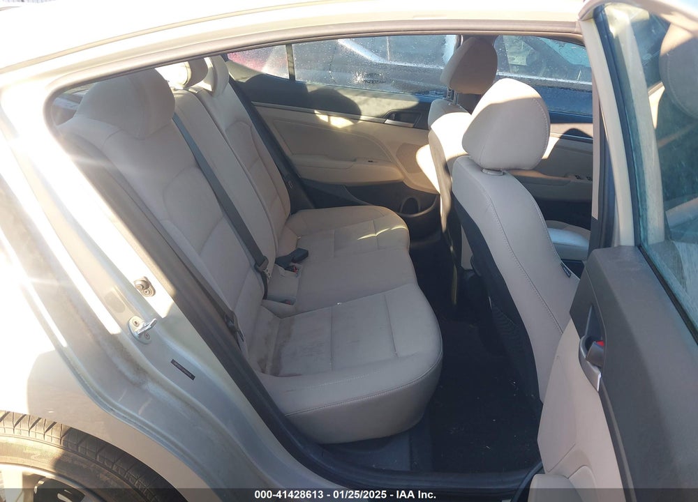 2017 HYUNDAI ELANTRA VIN: 5NPD84LF2HH094916