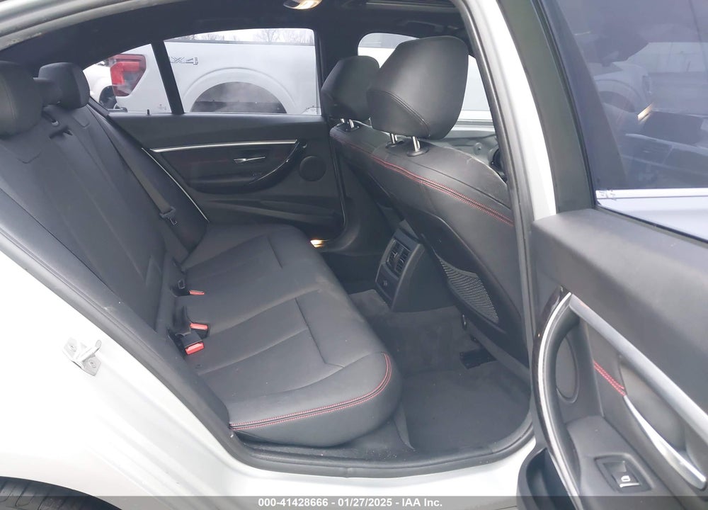 2018 BMW 3 SERIES VIN: WBA8B9G57JNU96595