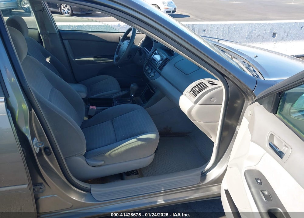 2005 TOYOTA CAMRY STD/ VIN: 4T1BE32K15U526272