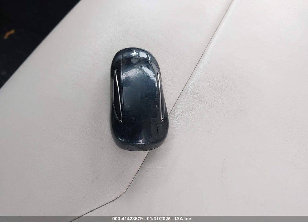 2018 TESLA MODEL X VIN: 5YJXCBE27JF115385