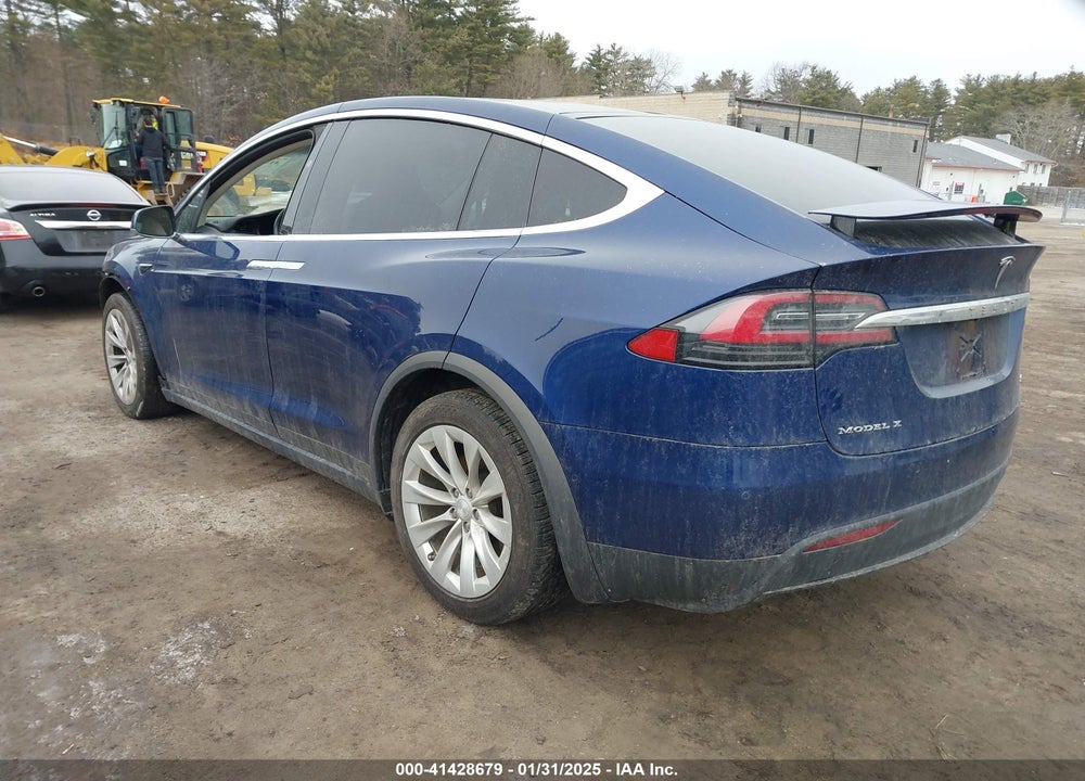 2018 TESLA MODEL X VIN: 5YJXCBE27JF115385