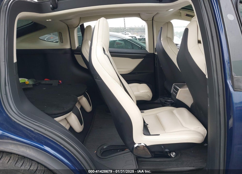 2018 TESLA MODEL X VIN: 5YJXCBE27JF115385