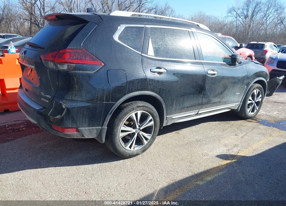 2018 NISSAN ROGUE VIN: 5N1ET2MV4JC822472