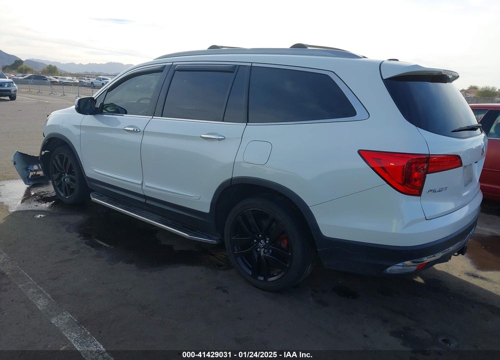 2017 HONDA PILOT VIN: 5FNYF6H02HB082481