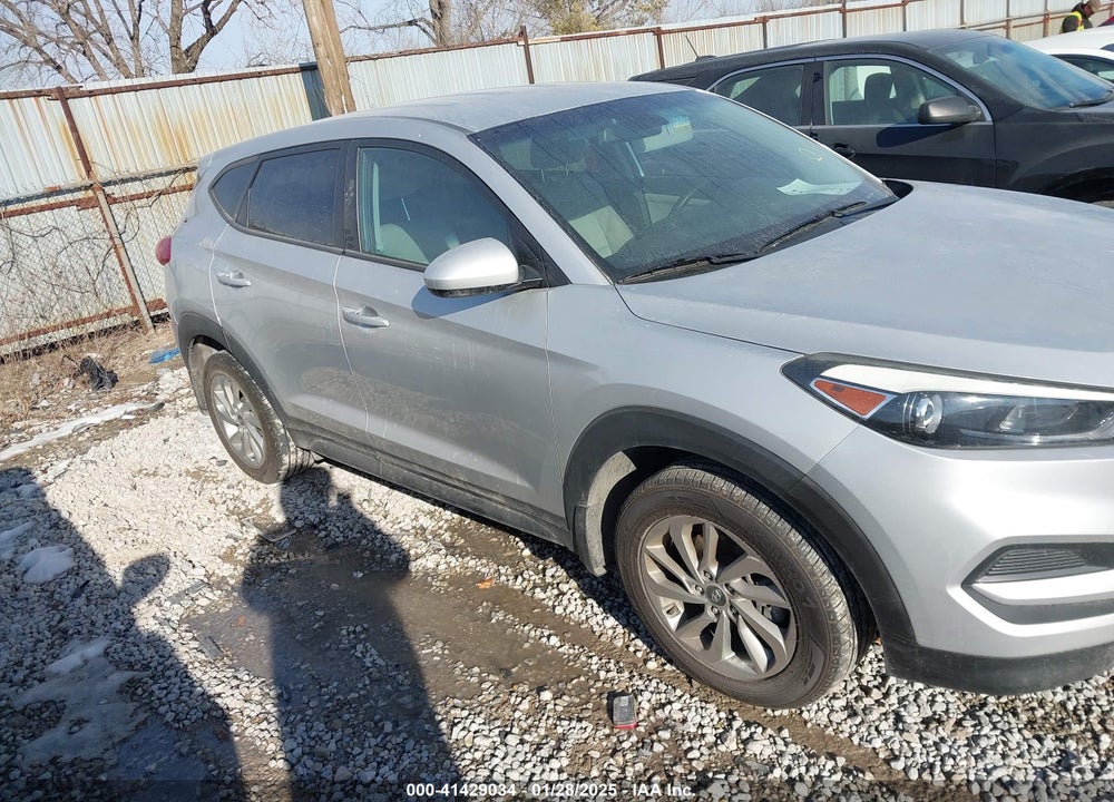 2016 HYUNDAI TUCSON SE VIN: KM8J23A43GU204050