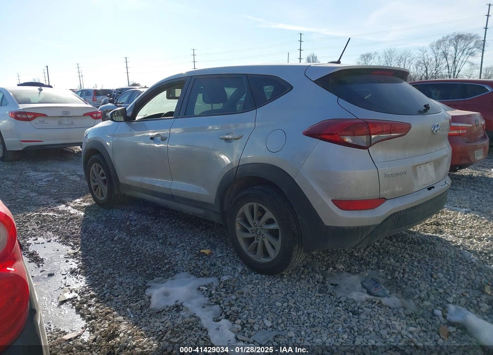 2016 HYUNDAI TUCSON SE VIN: KM8J23A43GU204050