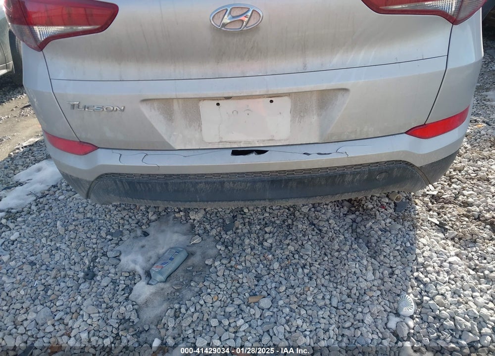 2016 HYUNDAI TUCSON SE VIN: KM8J23A43GU204050