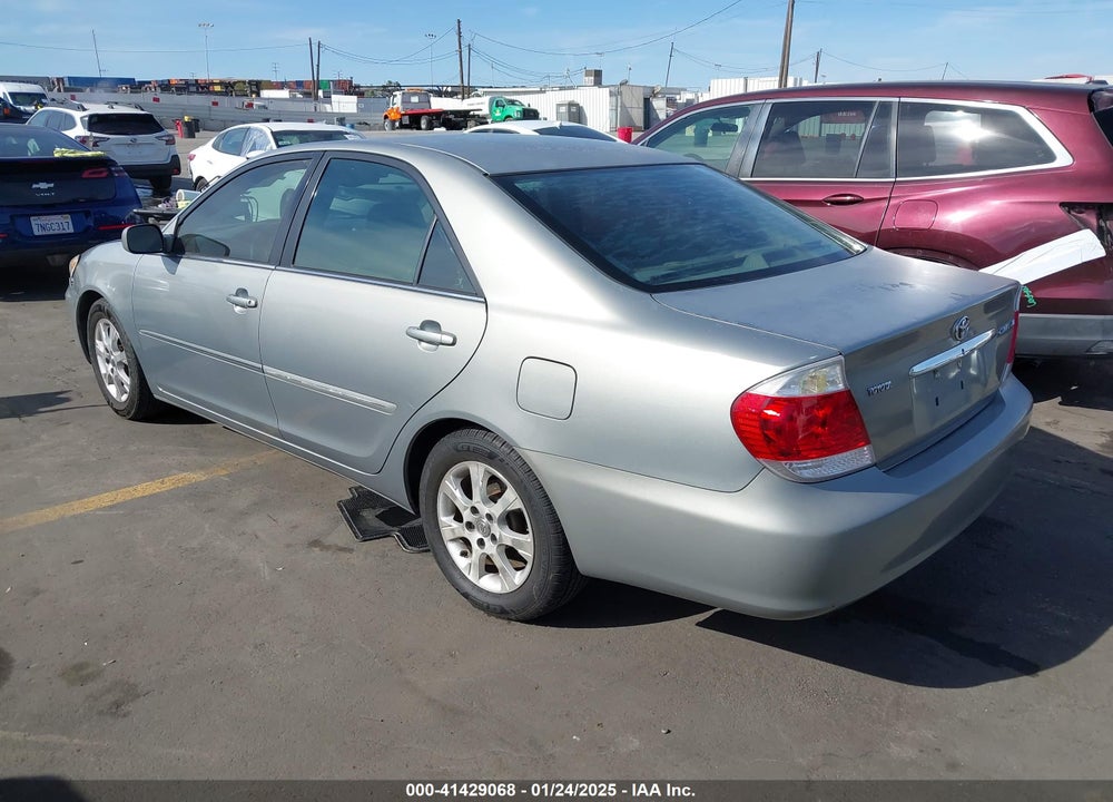 2005 TOYOTA CAMRY XLE VIN: 4T1BE32K15U532847