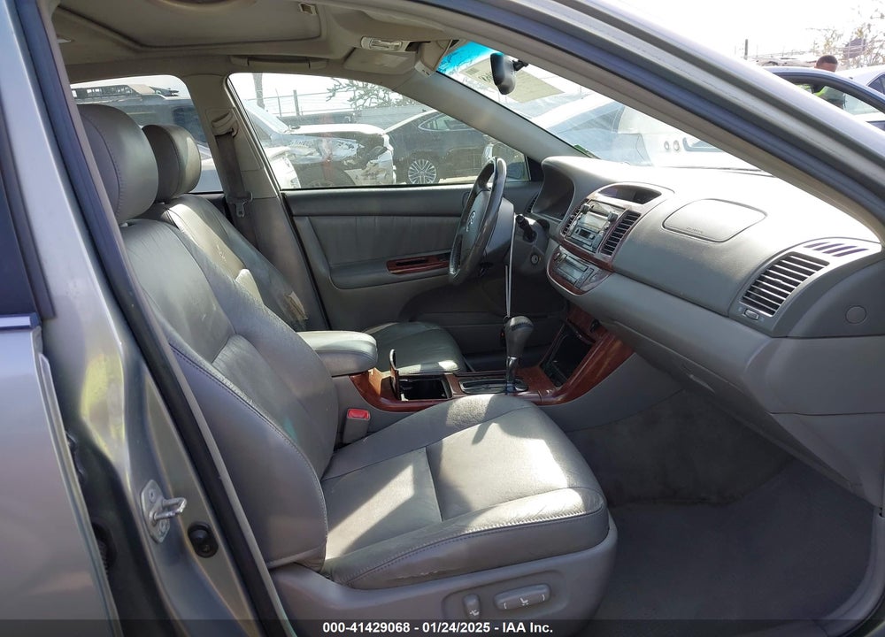 2005 TOYOTA CAMRY XLE VIN: 4T1BE32K15U532847