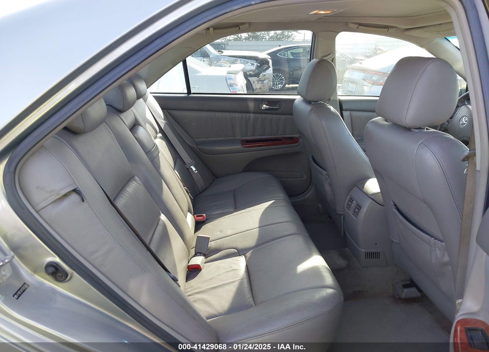 2005 TOYOTA CAMRY XLE VIN: 4T1BE32K15U532847