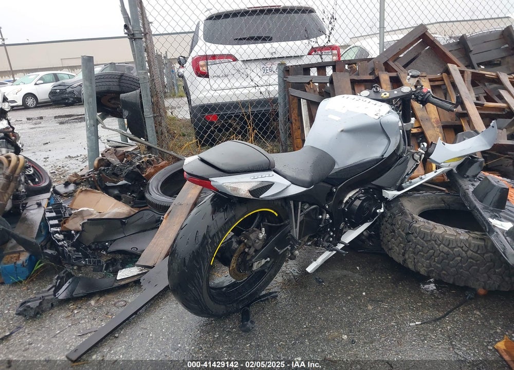 2022 SUZUKI GSX-R600 VIN: JS1GN7FA6N7101027