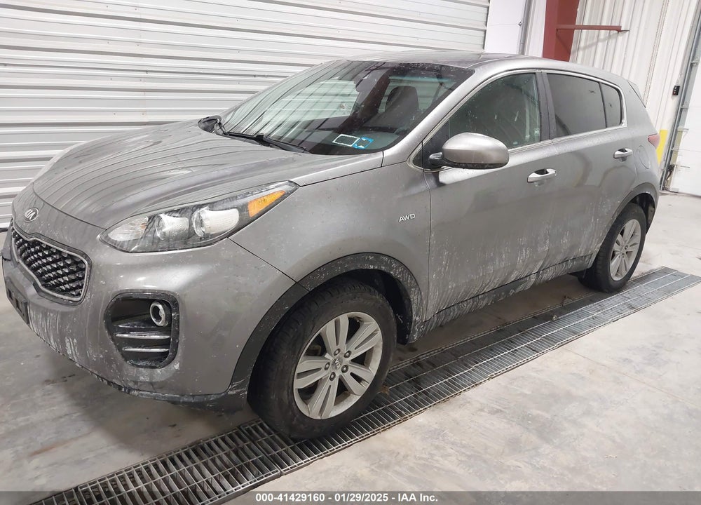 2018 KIA SPORTAGE LX VIN: KNDPMCAC9J7351107