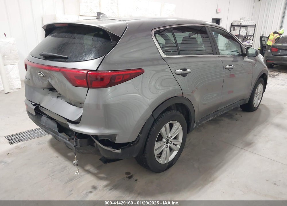 2018 KIA SPORTAGE LX VIN: KNDPMCAC9J7351107