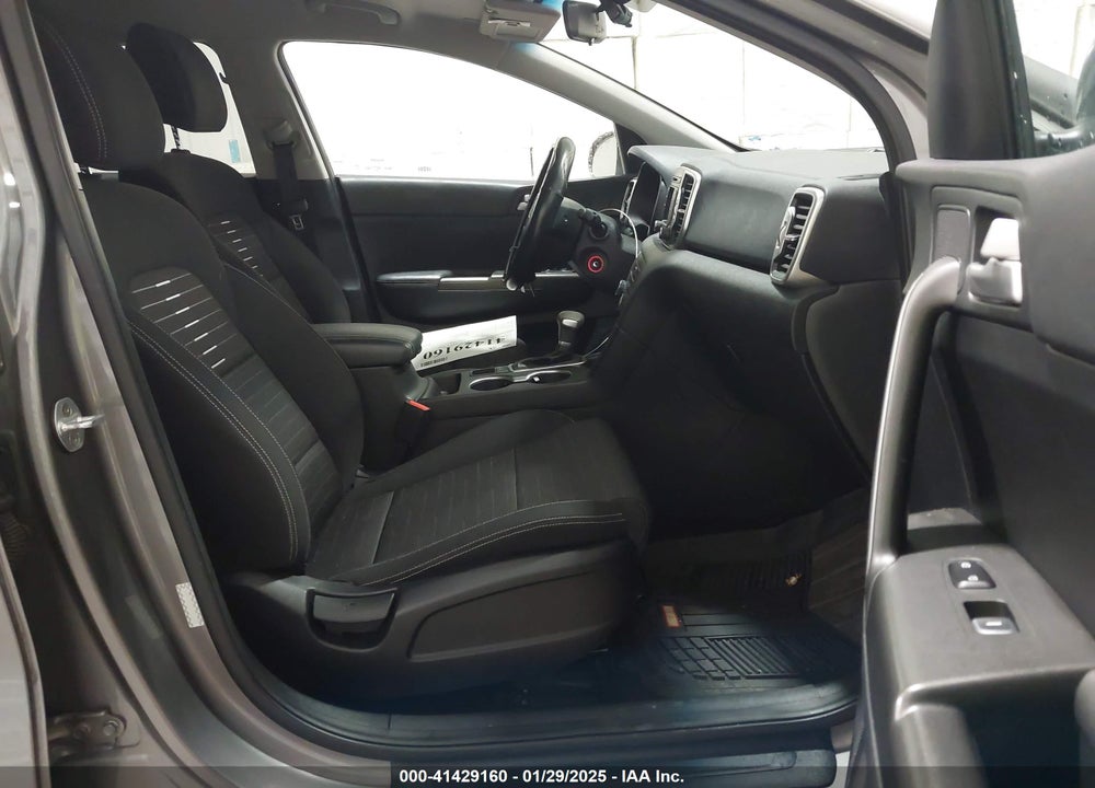 2018 KIA SPORTAGE LX VIN: KNDPMCAC9J7351107
