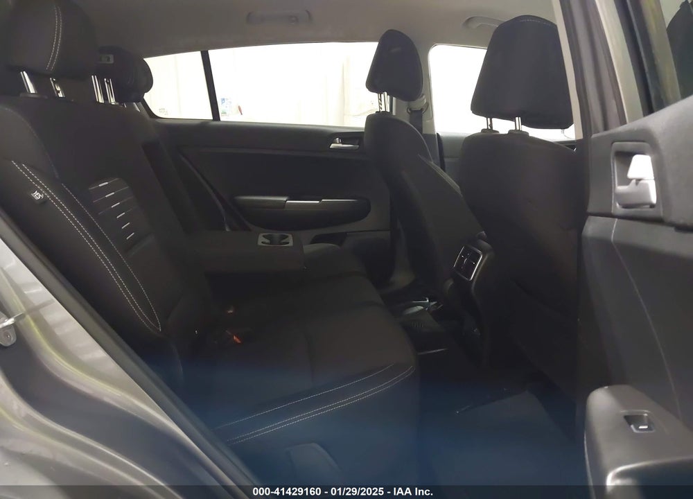2018 KIA SPORTAGE LX VIN: KNDPMCAC9J7351107