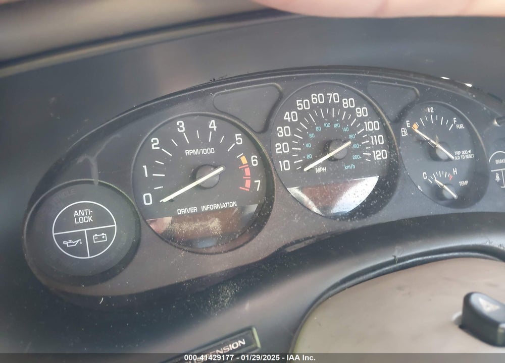 2001 BUICK REGAL GS VIN: 2G4WF551011134001