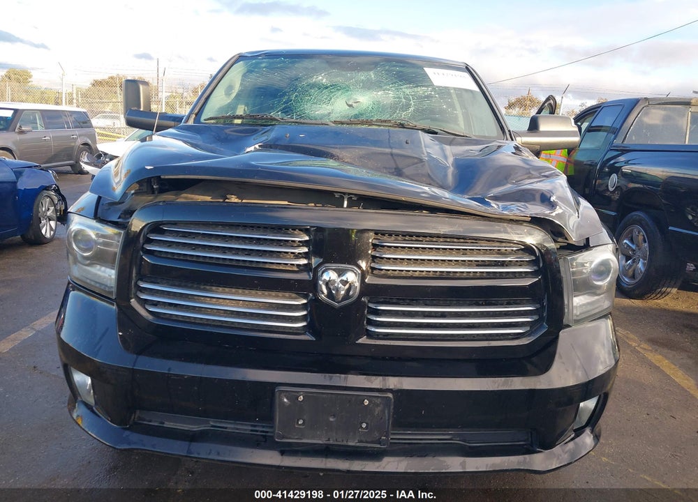 2014 RAM 1500 VIN: 1C6RR7UT2ES197427