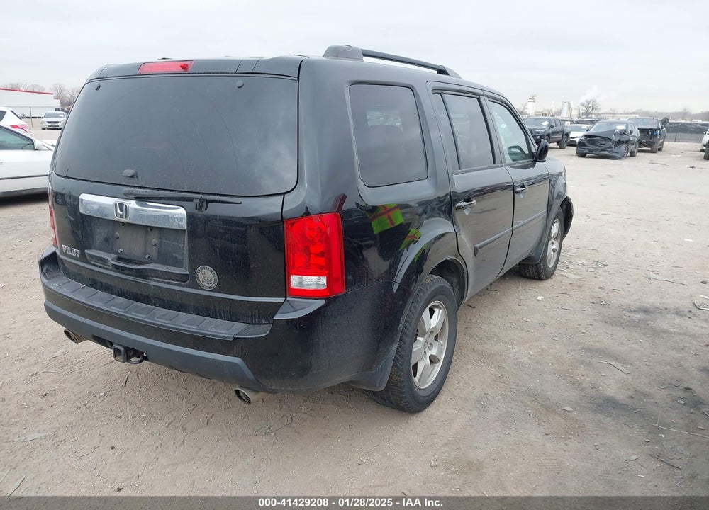 2011 HONDA PILOT EX-L VIN: 5FNYF3H50BB031613