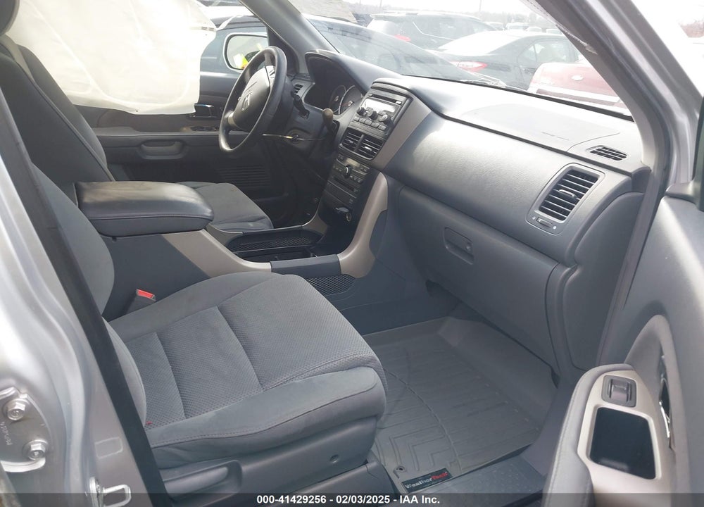 2008 HONDA PILOT VIN: 5FNYF18348B050760