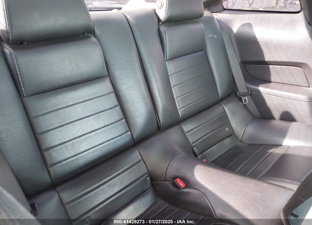 2011 FORD MUSTANG VIN: 1ZVBP8AM8B5137033