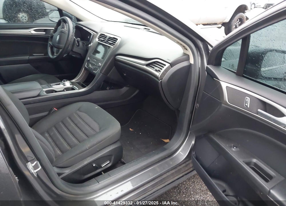 2019 FORD FUSION VIN: 3FA6P0HD1KR142346
