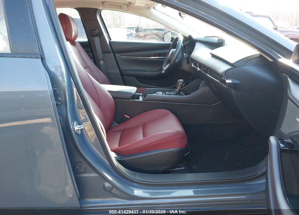 2022 MAZDA 3 CARBON EDITION VIN: 3MZBPACL1NM305315