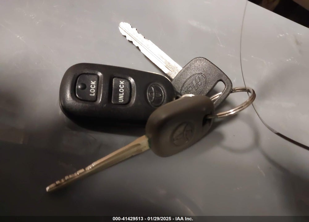 2006 TOYOTA COROLLA LE VIN: 1NXBR32E86Z720443