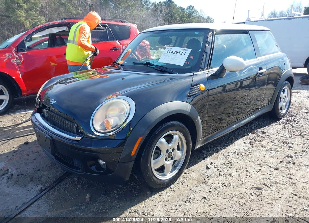 2010 MINI COOPER VIN: WMWMF3C51ATZ27322