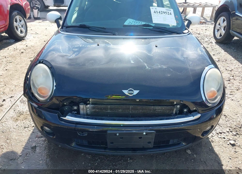 2010 MINI COOPER VIN: WMWMF3C51ATZ27322