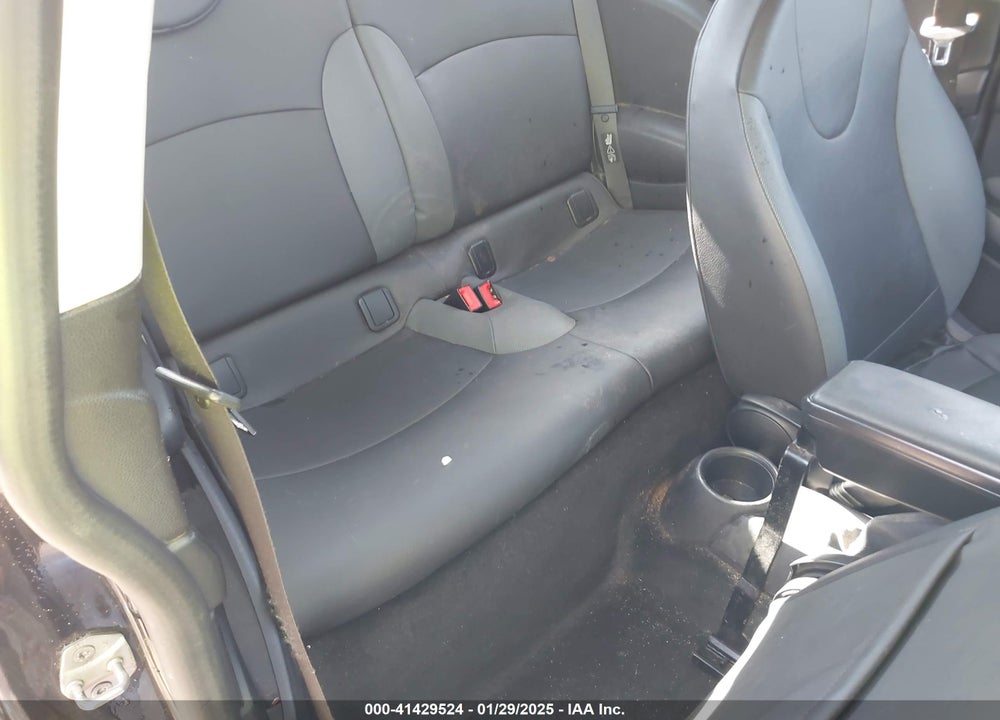 2010 MINI COOPER VIN: WMWMF3C51ATZ27322
