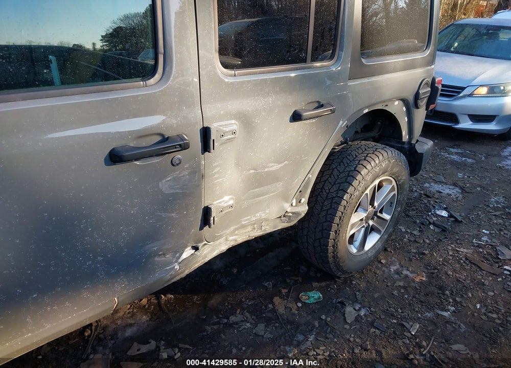 2021 JEEP WRANGLER UNLIMITED SAHARA 4X4 VIN: 1C4HJXEG6MW824800