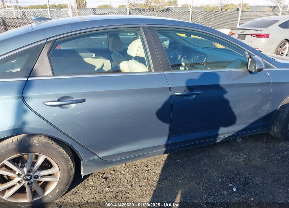 2017 HYUNDAI SONATA VIN: 5NPE24AF2HH588993