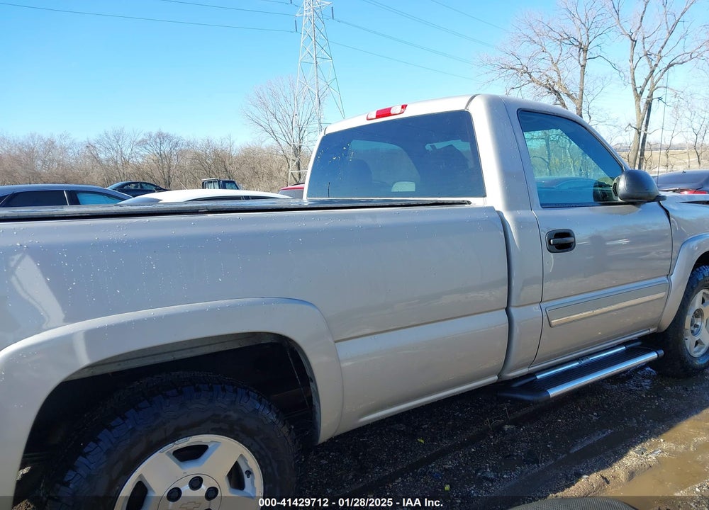 2005 CHEVROLET SILVERADO 1500 Z71 VIN: 1GCEK14T25Z305853