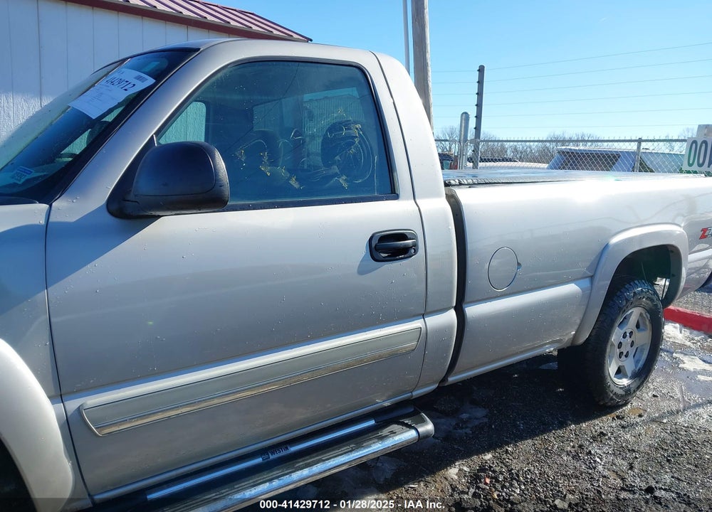 2005 CHEVROLET SILVERADO 1500 Z71 VIN: 1GCEK14T25Z305853
