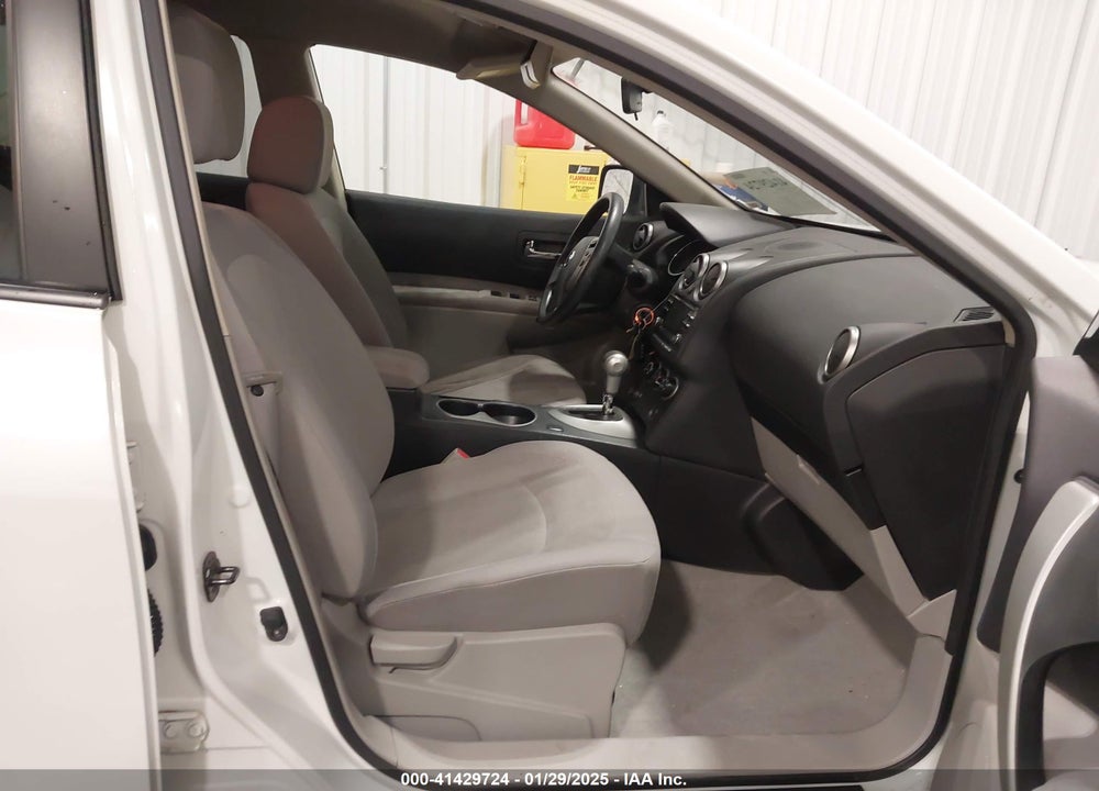 2013 NISSAN ROGUE S VIN: JN8AS5MV8DW608115