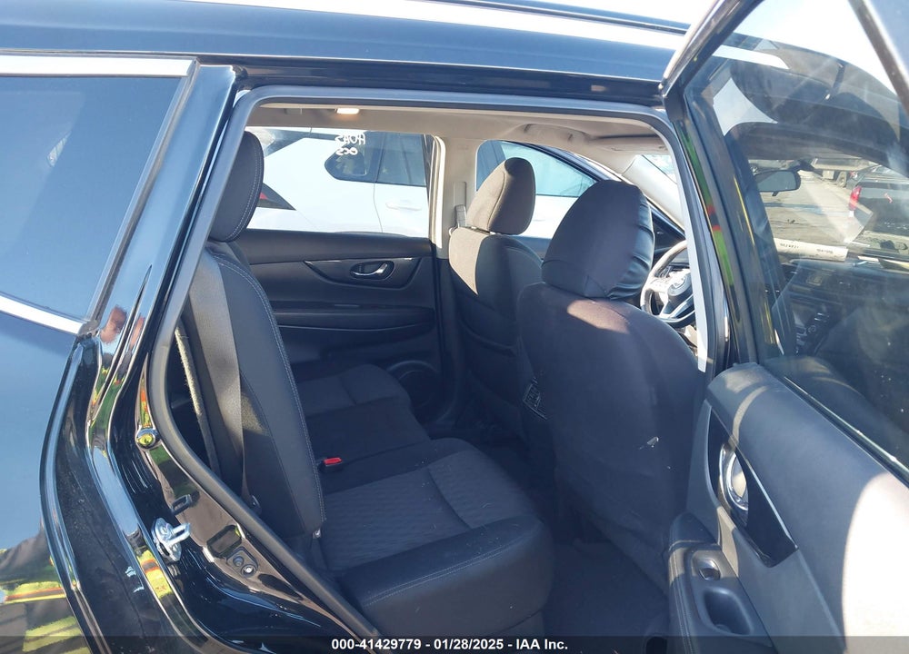 2017 NISSAN ROGUE SV VIN: 5N1AT2MT5HC758286