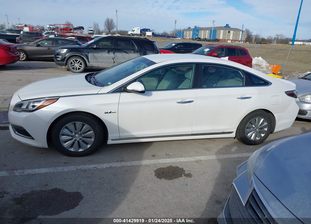 2016 HYUNDAI SONATA HYBRID VIN: KMHE24L16GA020409