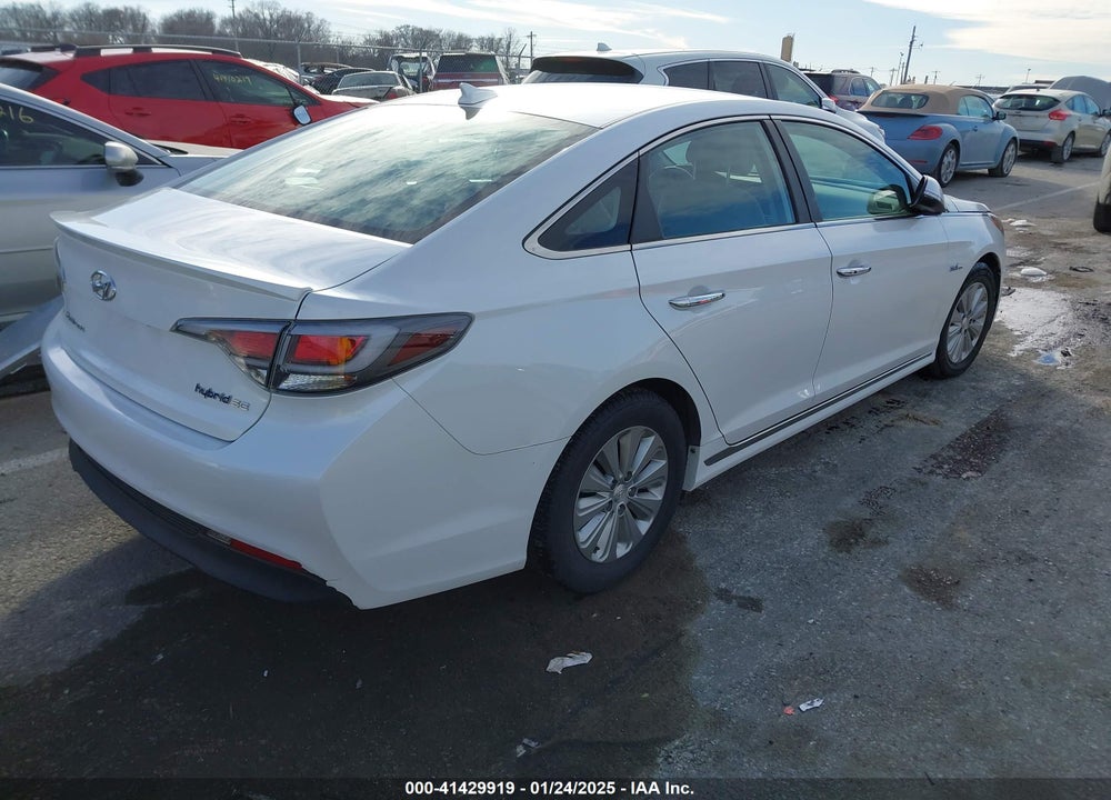 2016 HYUNDAI SONATA HYBRID VIN: KMHE24L16GA020409
