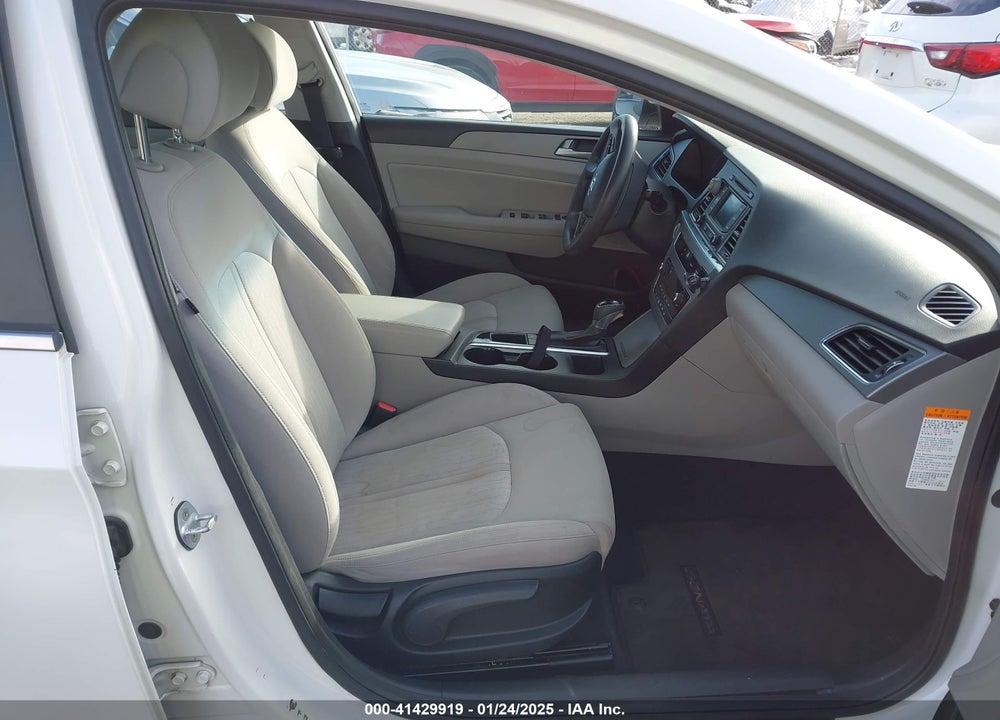 2016 HYUNDAI SONATA HYBRID VIN: KMHE24L16GA020409