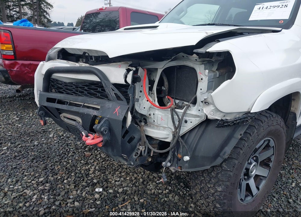 2018 TOYOTA 4RUNNER VIN: JTEBU5JR8J5575471