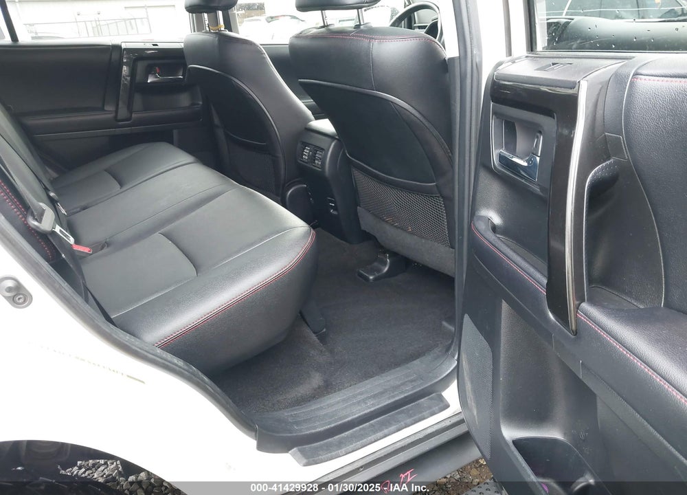 2018 TOYOTA 4RUNNER VIN: JTEBU5JR8J5575471