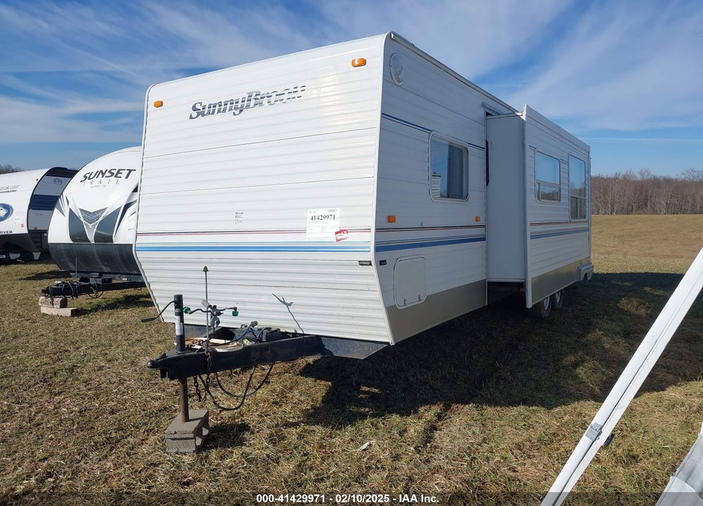 2004 SUNNYBROOK --- VIN: 4UBAS0R2041342271