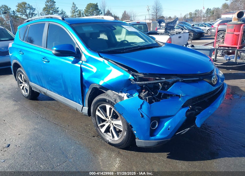 2018 TOYOTA RAV4 ADVENTURE/XLE VIN: JTMRFREV5JJ231843
