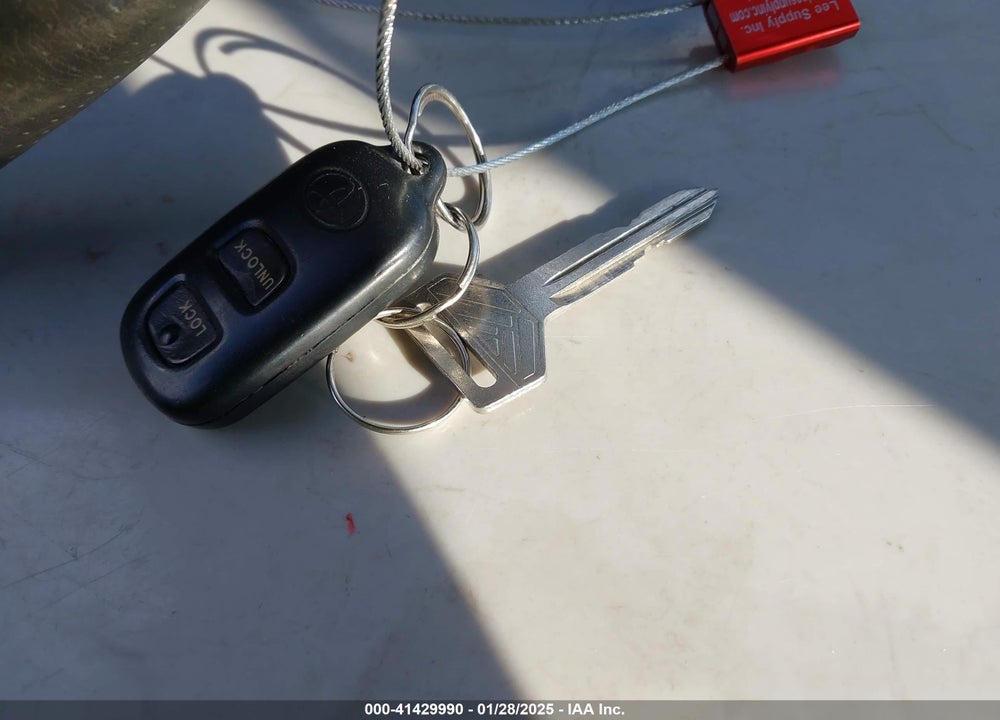 2001 TOYOTA CAMRY LE VIN: JT2BG22K210585916