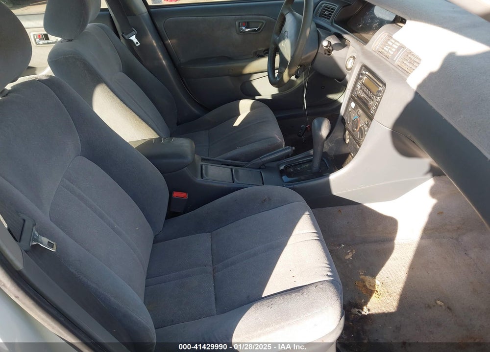 2001 TOYOTA CAMRY LE VIN: JT2BG22K210585916