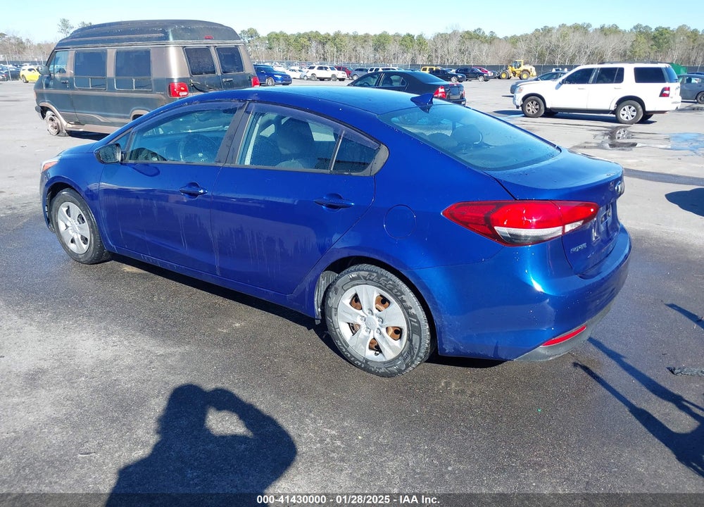 2017 KIA FORTE VIN: 3KPFK4A77HE035886